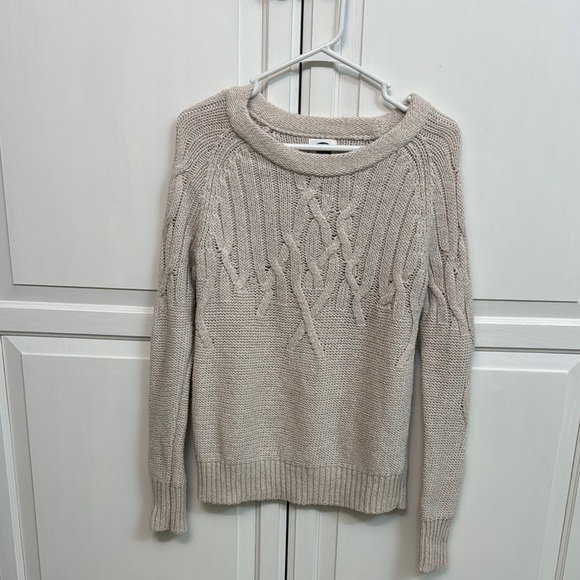 Old Navy Cream Cable Knit Crew Neck Sweater - Picture 1 of 6